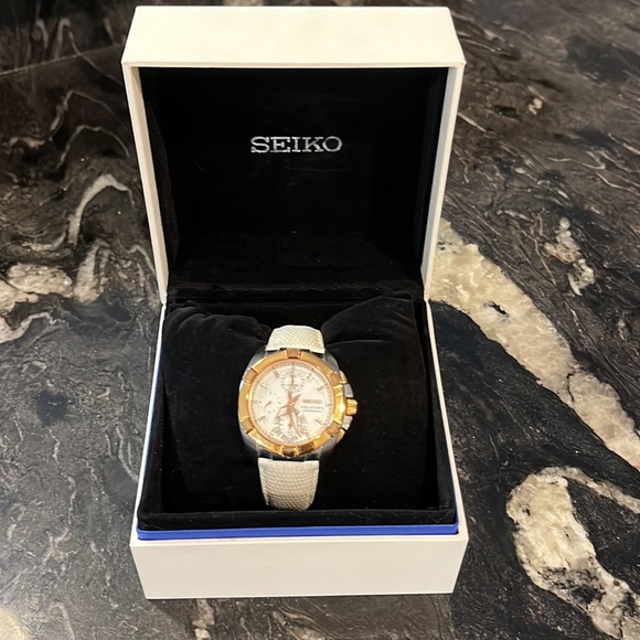 Seiko women’s SNDY66 watch main image 4